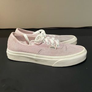 Suede lilac size 5.5 womens vans. Lightly lightly worn. Clean.